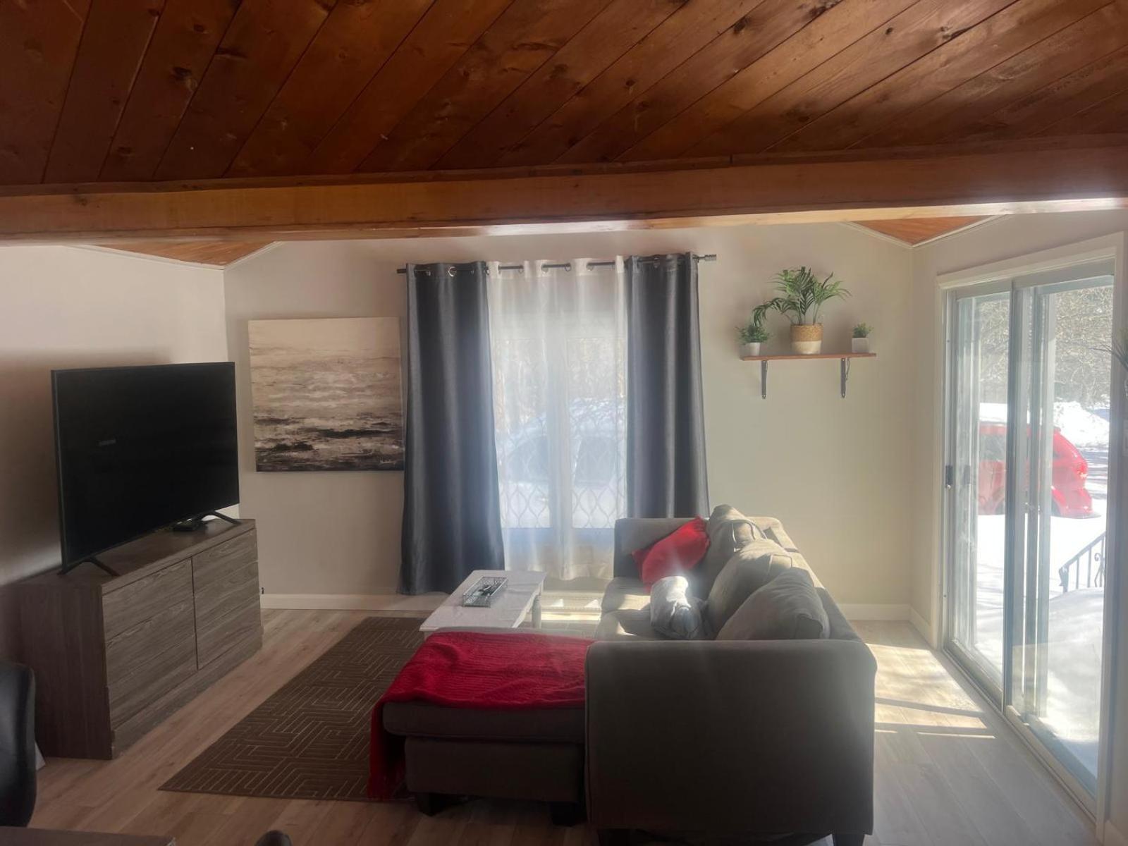 Cozy Chalet Near The Beach Shediac Pokoj fotografie